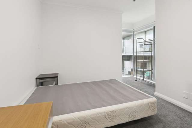 811/15 Holland Street 2185_4