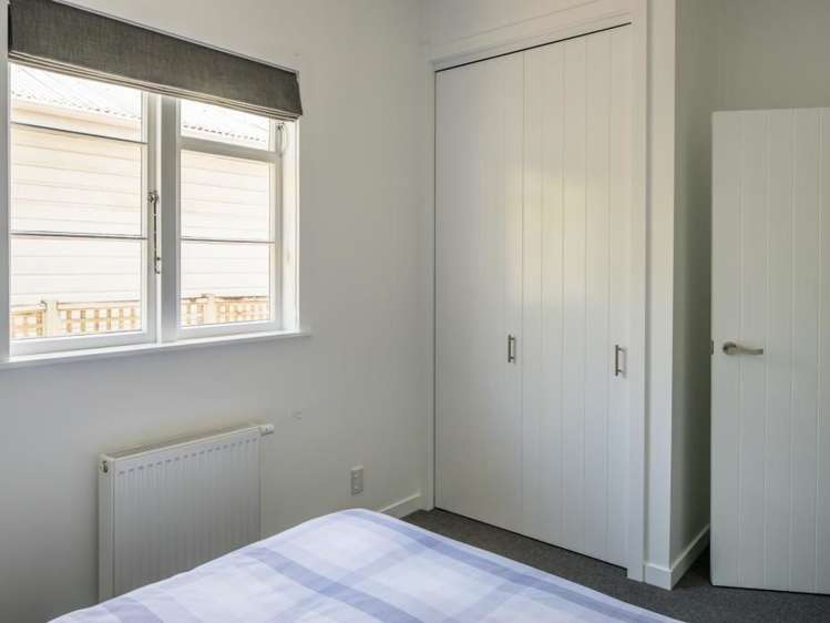 1/14 Up Oroua Street Eastbourne_11