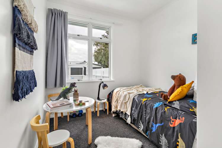 382 High Street South Carterton_9