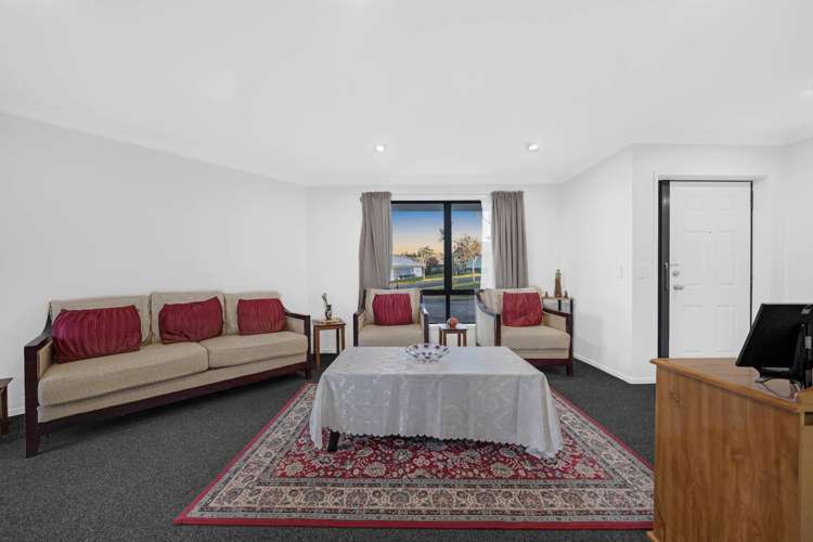 29 Broadfield Street Massey_4