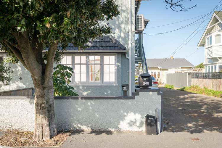 42C Apu Crescent Lyall Bay_14