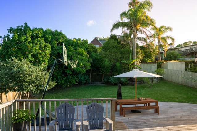 7 John Dee Crescent Red Beach_1