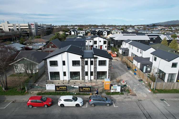 3/60 Division Street Riccarton_2