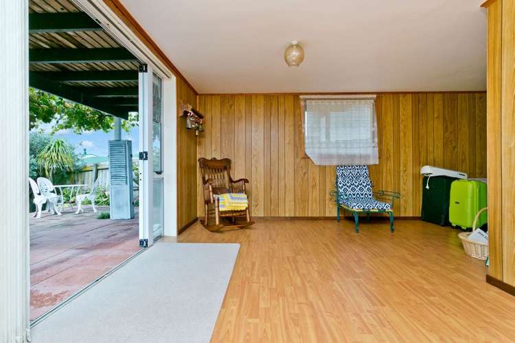 85 Pupuke Road Northcote_14