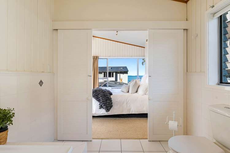 2/4 Arkles Strand Arkles Bay_9