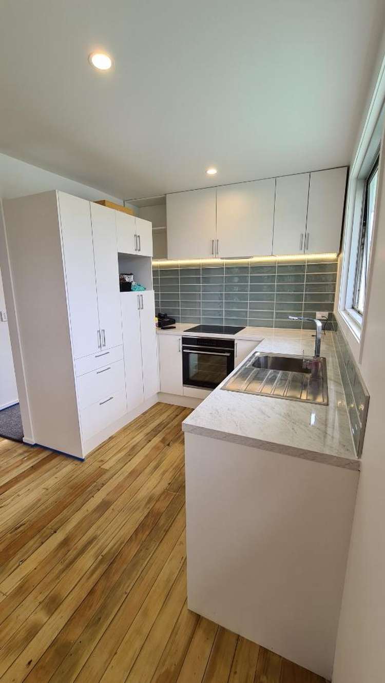 6 Hilltop Avenue 11640_3