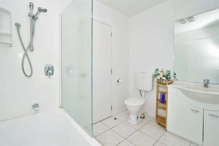 52 Brymer Road Grandview Heights_14