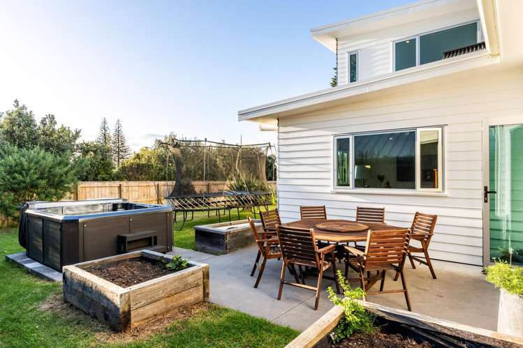 11 Beach Cove Wainui_25