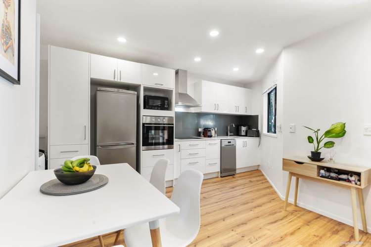 18/3 The Avenue Albany_4