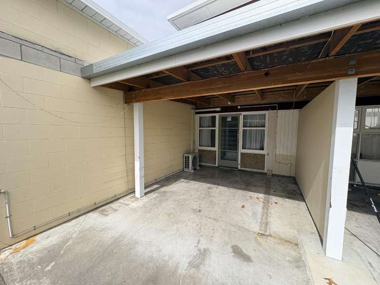 2/303 Lyndon Road West_0