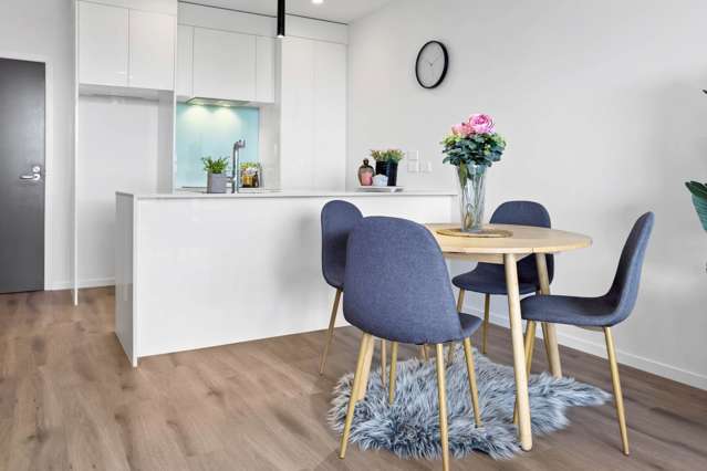 502/12 Barrack Road Mt Wellington_3