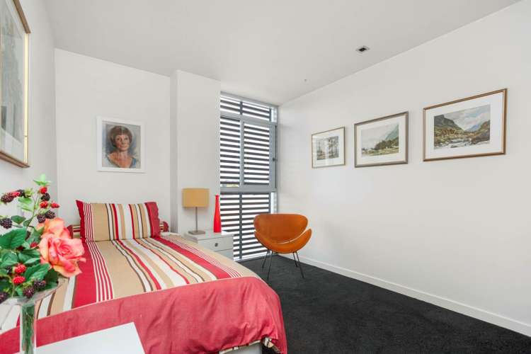 17/6 Beach Front Lane Browns Bay_16