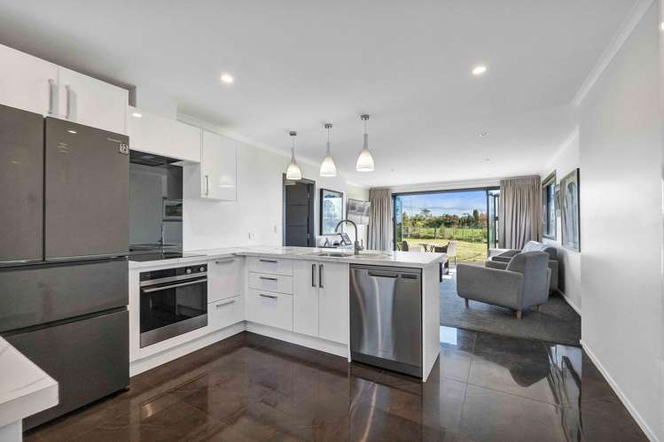 1384 Egmont Road Egmont Village_45