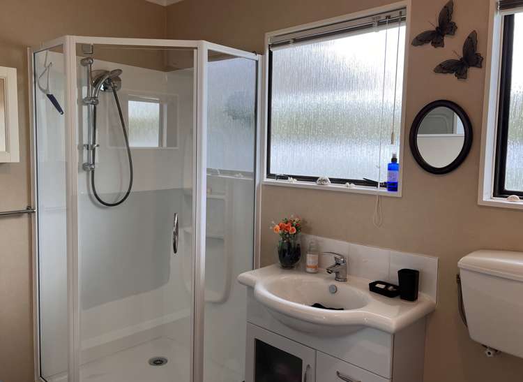 44 Leader Street Riverton_8