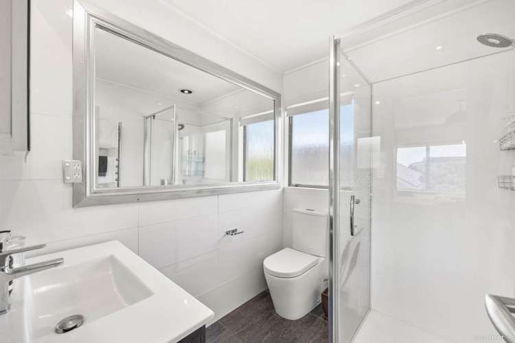 2/67 Hattaway Avenue Bucklands Beach_13