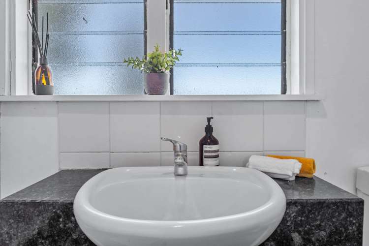 7 Beaubank Road Kelston_16