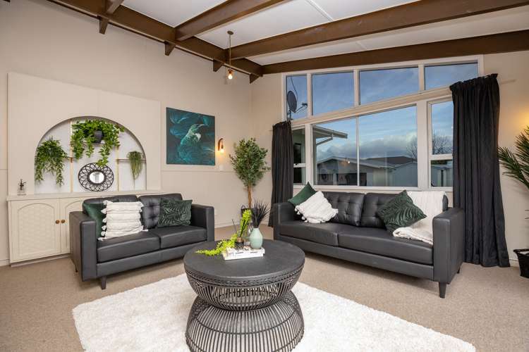 404 High Street South Carterton_4