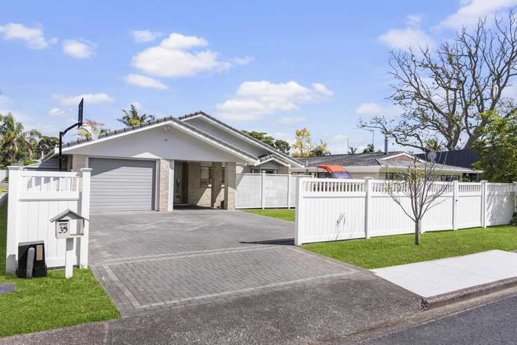 35 The Circle Manly_1