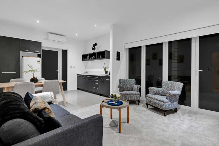 5c Beach Street Fitzroy_14