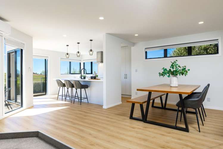 17 Pine Hill Rise Fairhall_11
