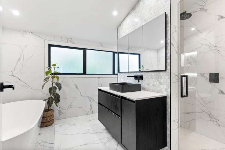 1A Cliff Road Torbay_16