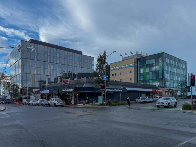 Shop 4, 110 Devonport Road Tauranga_4