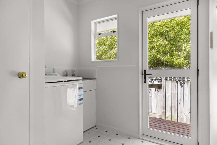 8 Haines Grove Taupo_18