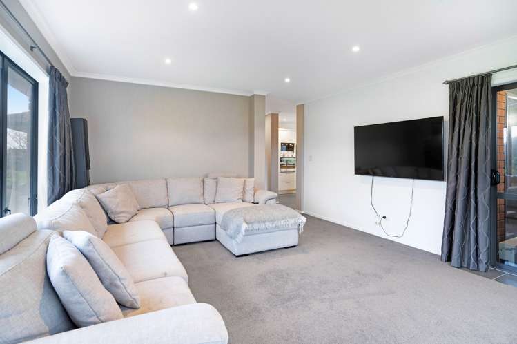 20 Carrington Drive Carterton_10