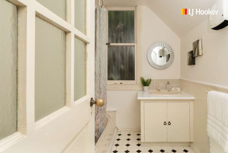 38 Easther Crescent Kew_17