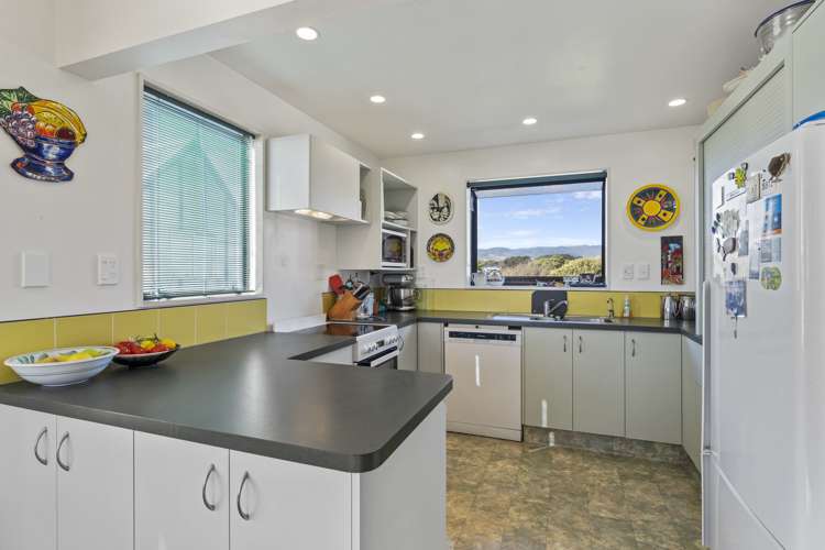 5 Moana Street Otaki Beach_13