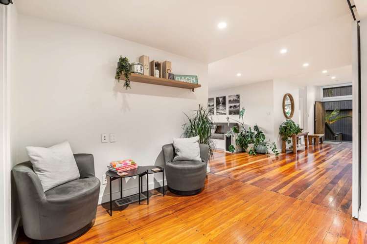 45 Langton Road Stanmore Bay_13