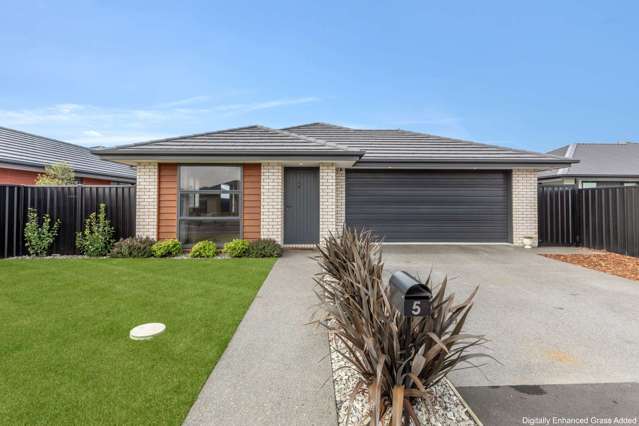 Quiet Cul de Sac Location, An absolute must see!