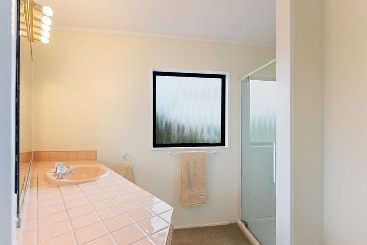 18 Ara Kuaka Waikanae Beach_17