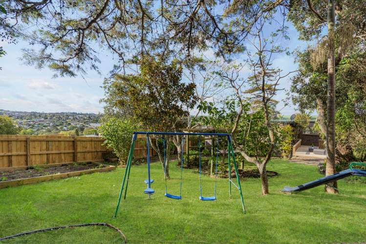 8 Holt Avenue Torbay_29