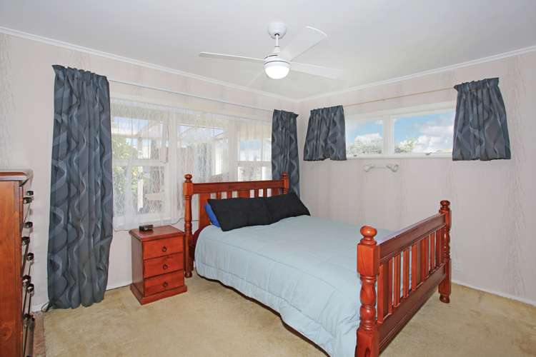 48 Clark Road Pahurehure_11