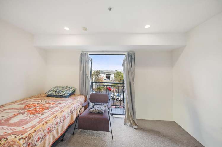 2J/10 Crown Lynn Place New Lynn_4