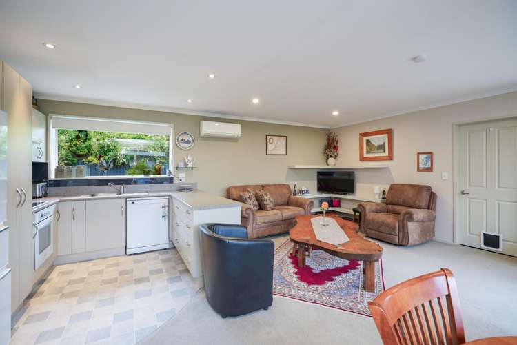 149 Queens Drive Richmond_4