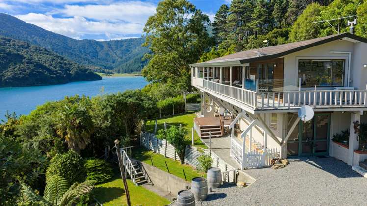 424 Port Underwood Road Whatamango Bay_35