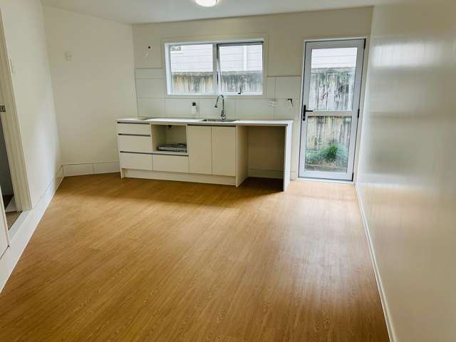 Glenfield 2 bedroom 1 study room, private entrance