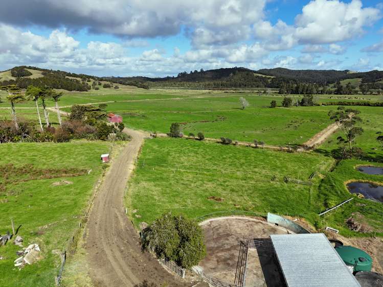 295 and 132 Tangowahine Settlement West Road Tangowahine_9