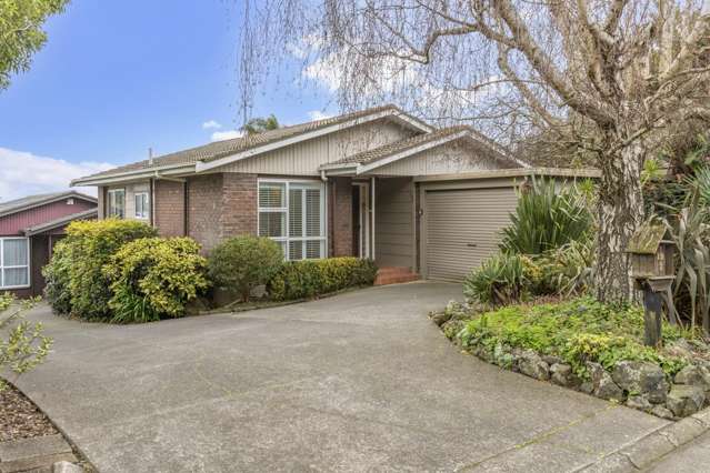 Ideal Starter Home with Harbour Views