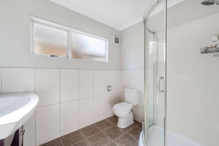 9 Kestev Drive Flat Bush_11