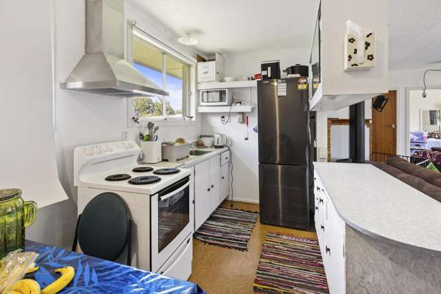 1A and 1B Cooper Avenue Holdens Bay_2