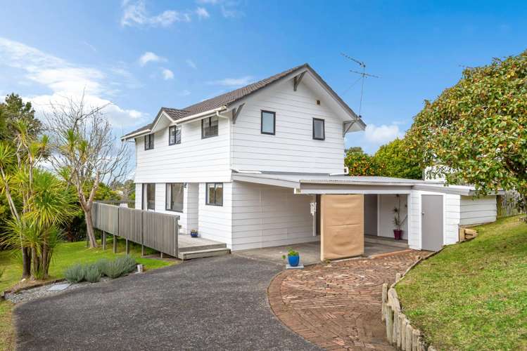 1/70 Ayton Drive_0