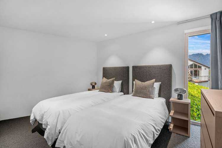 32 Edinburgh Drive Queenstown_19