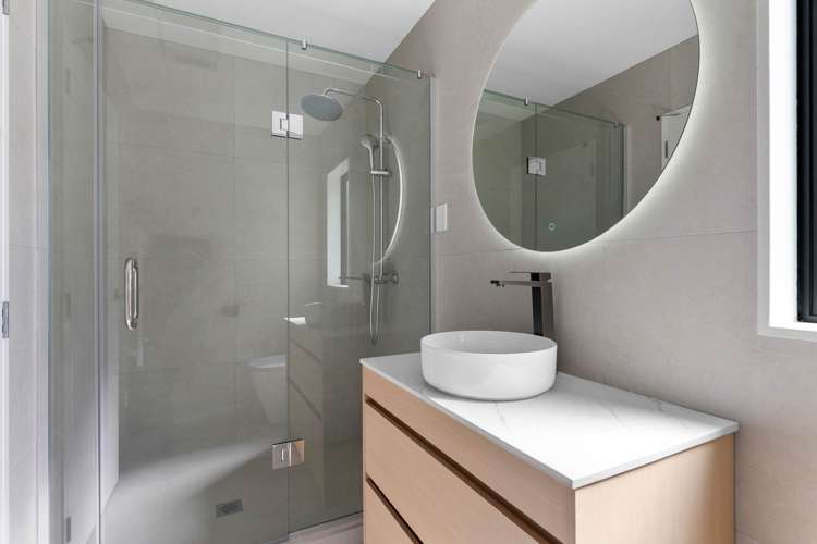 23 Karaka Village Parade Karaka_15