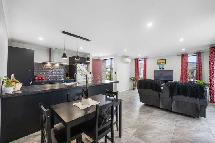 2/8 Bostonkip Crescent Fitzroy_8