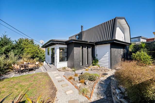 Charming Fully Renovated Home in Cromwell!