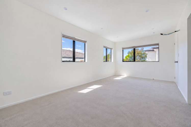 14a Letterkenny Place Blockhouse Bay_9