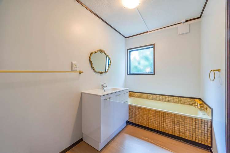 2/14 The Glen Remuera_7